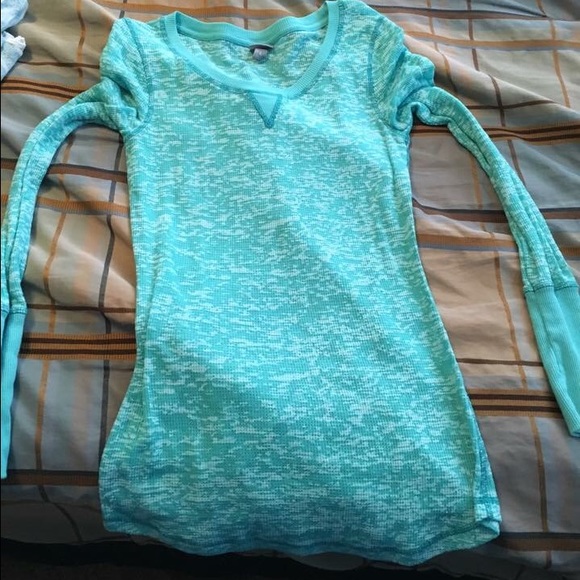 Long sleeve turquoise top