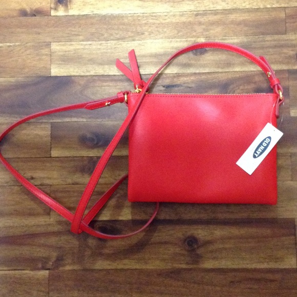 Red Old Navy crossbody purse. New with tags❤️