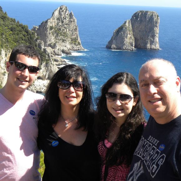 Meet your Posher, Laurie - Picture 1 of 1