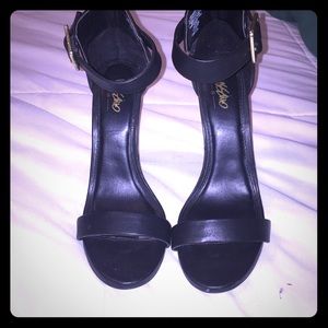 Mossimo Supply Co black heels