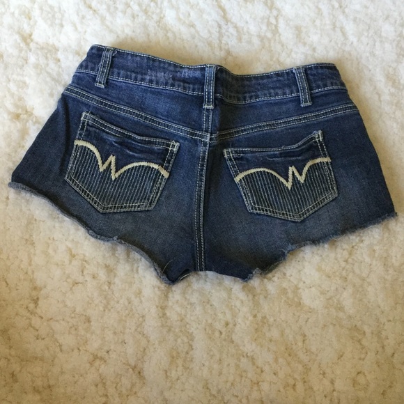Jean short - Picture 2 of 2