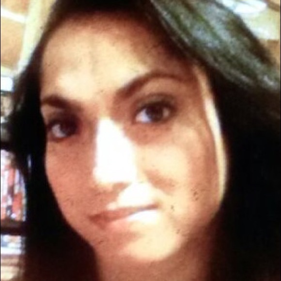 Meet your Posher, Melissa - Picture 2 of 3