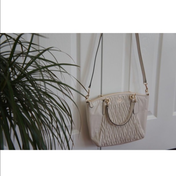 Coach-Small Kelsey Satchel,Gathered Twist Leather - Picture 3 of 4