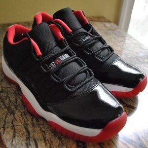 Retro Air Jordan 11 "Breds"