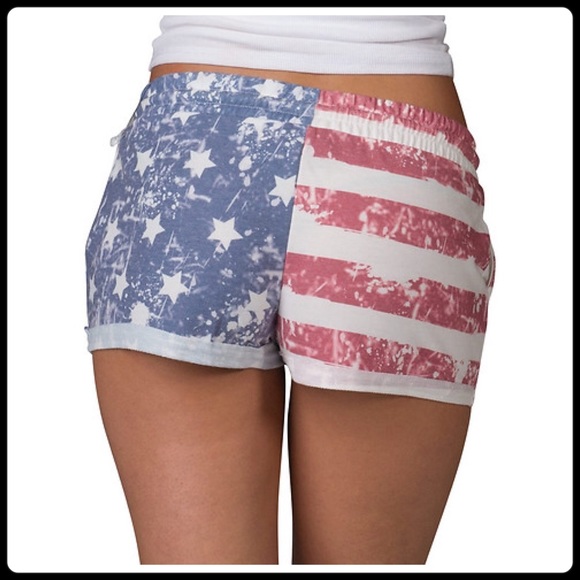 5⭐️ RATED AMERICANA STARS & STRIPES KNIT SHORTS - Picture 2 of 4