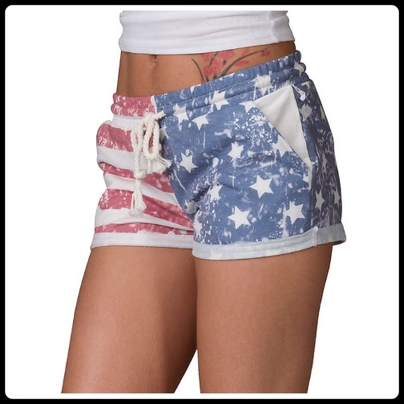 5⭐️ RATED AMERICANA STARS & STRIPES KNIT SHORTS - Picture 4 of 4