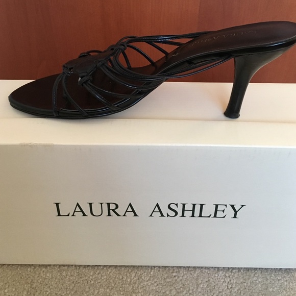 LAURA ASHLEY SHOES Price reduced - Picture 2 of 6