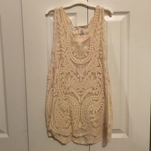 Cute lace tank top form boutique.