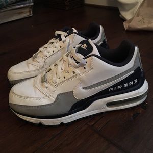Nike air max navy white tennis shoes