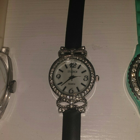 Watch Lot - Picture 3 of 3