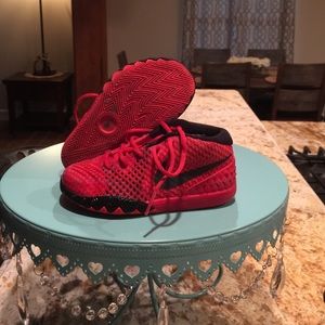 Kids toddler red nike kyrie
