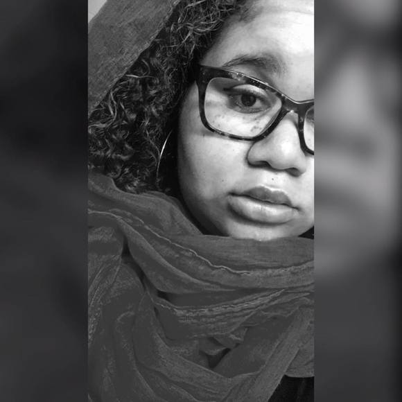 Meet your Posher, Phabyan - Picture 1 of 1