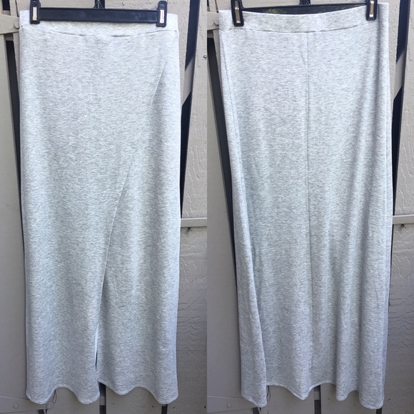 Front Cross Over Knit Skirt - Picture 3 of 4