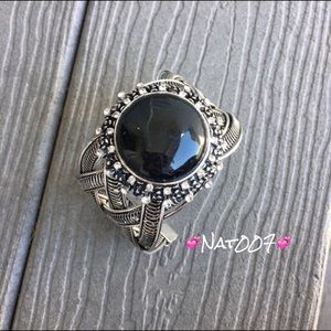 Black gem bangle ***lll