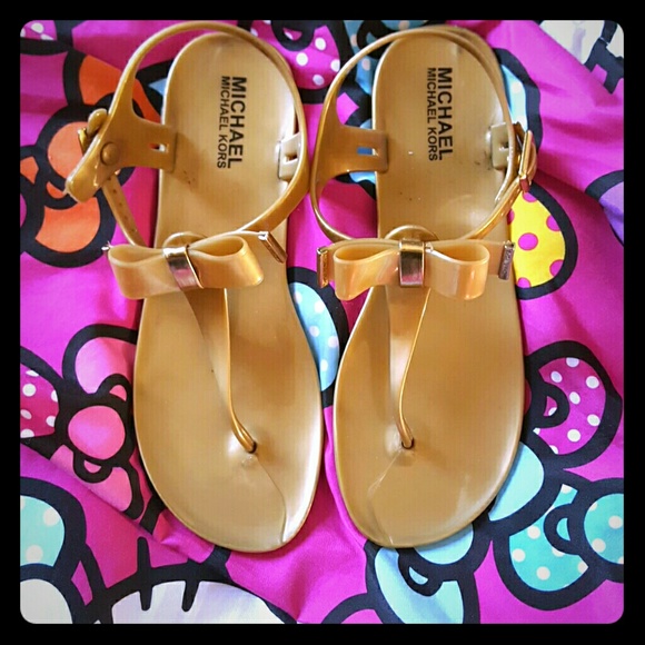 SOLD! MICHAEL Michael Kors Kayden Thong Sandals