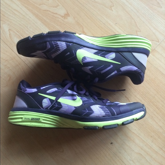 Nike Shoes - Nike Dual Fusion Training Sneakers