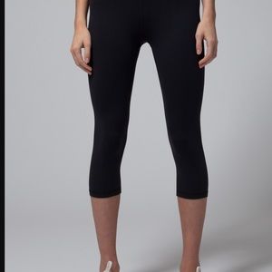 plain black cropped Ivivva leggings