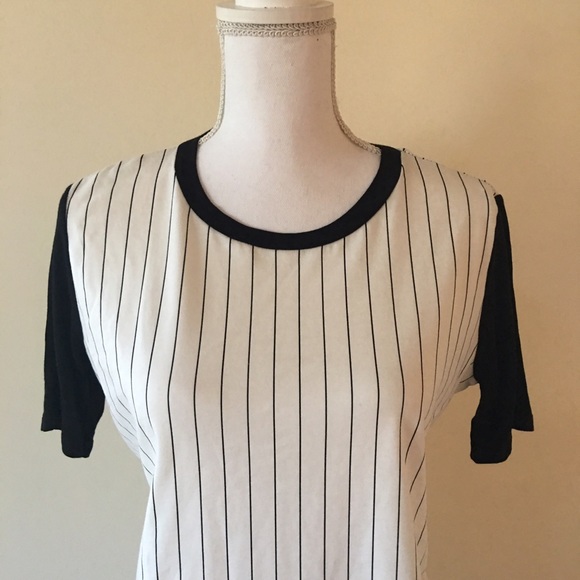 Luxe' Baseball Tee - Picture 4 of 5