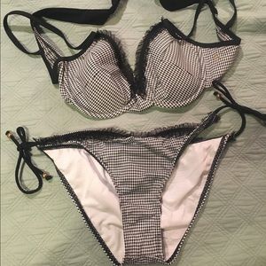 Size large guess swim suit large