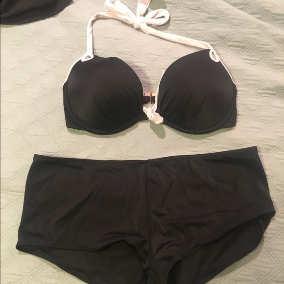 Victoria's Secret bombshell bikini