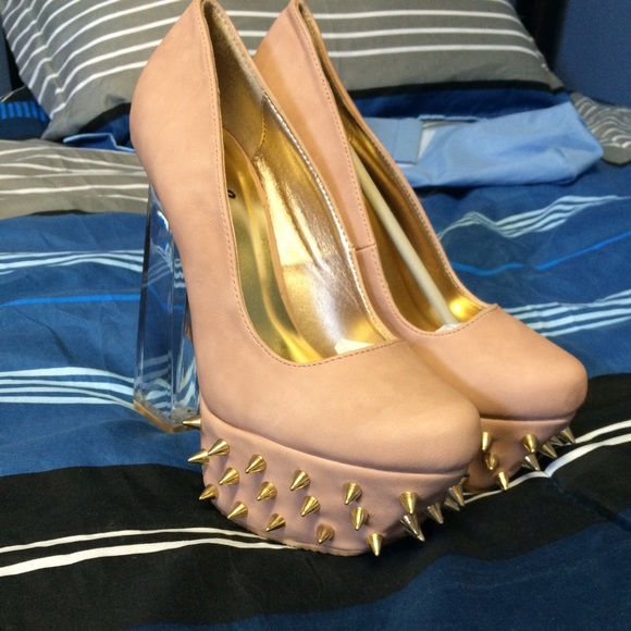 NWOB Blush Spike Transparent Heel Size 7
