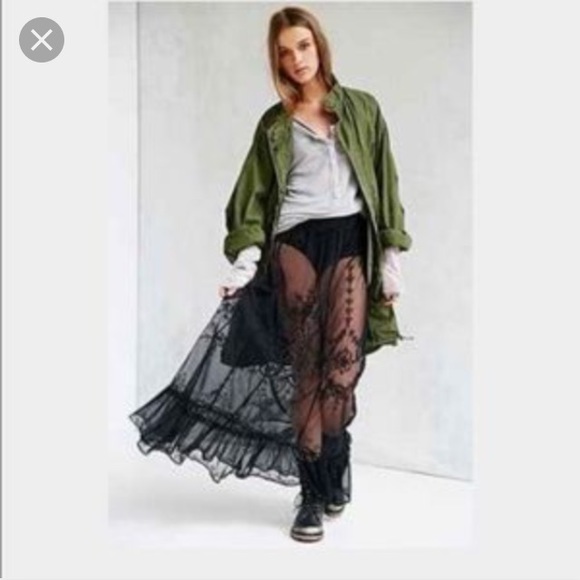 Urban Outfitters sheer maxi - Picture 3 of 4