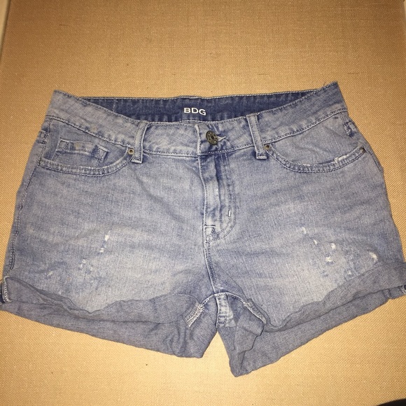 URBAN OUTFITTERS Mid-Rise Shorts