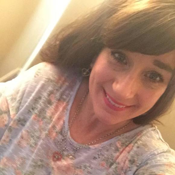 Meet your Posher, Kimberly - Picture 1 of 1