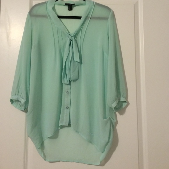 Mid-sleeve, FOREVER 21 blouse.