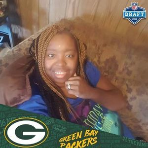 Meet your Posher, Janiceiamstillstanding