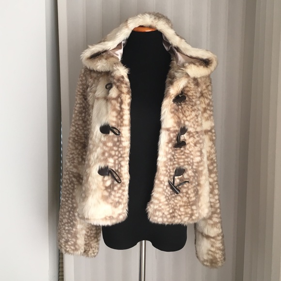 Forever 21 Jackets & Blazers - F21 Faux Fur Coat