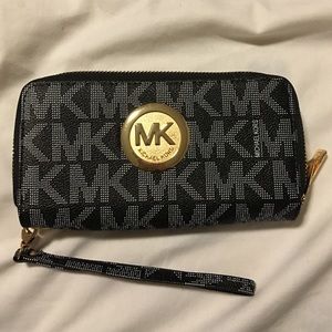 MK wallet / wristlet