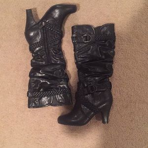 Black heel boots