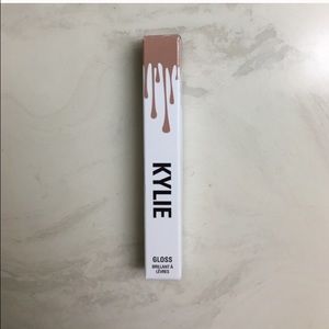 Kylie lipgloss in SO CUTE!