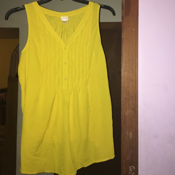 Yellow pretty top.