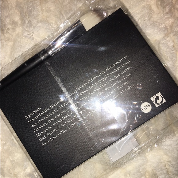 15 CONTOUR HIGHLIGHT CONCEALER PALETTE - Picture 4 of 4