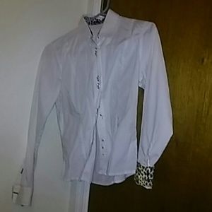 White collard shirt w. Cheetah print