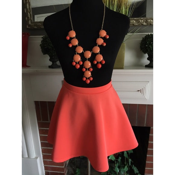 Skater skirt and bubble necklace bundle