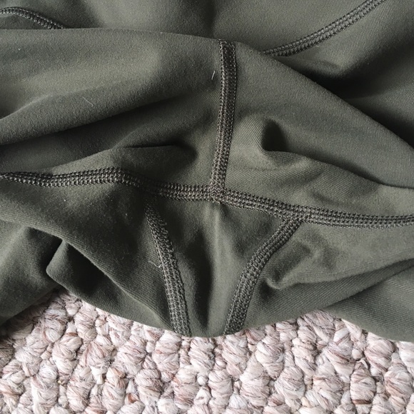 Lululemon pants - Picture 3 of 4