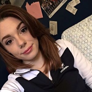 Meet your Posher, Julia