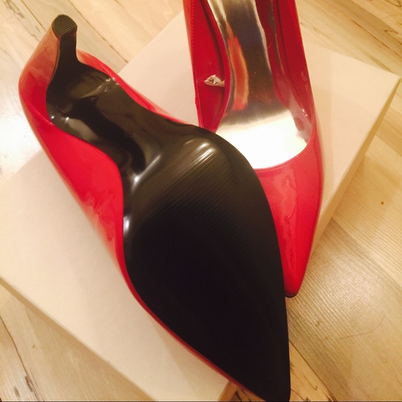 Red heels! 🤗👠 - Picture 2 of 4