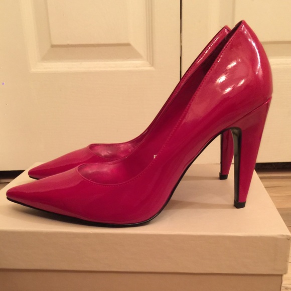 Red heels! 🤗👠 - Picture 4 of 4