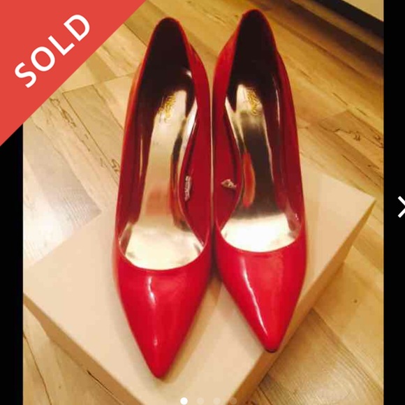 Mossimo Supply Co. Shoes - Red heels! 🤗👠