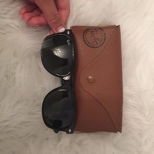 black ray ban glasses