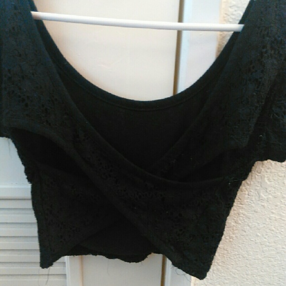 American Rag crop top - Picture 2 of 3