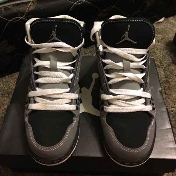 Jordan 1 Flight (GS) - Picture 3 of 4