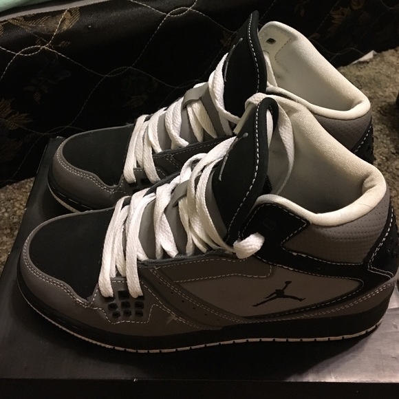 Jordan 1 Flight (GS) - Picture 4 of 4