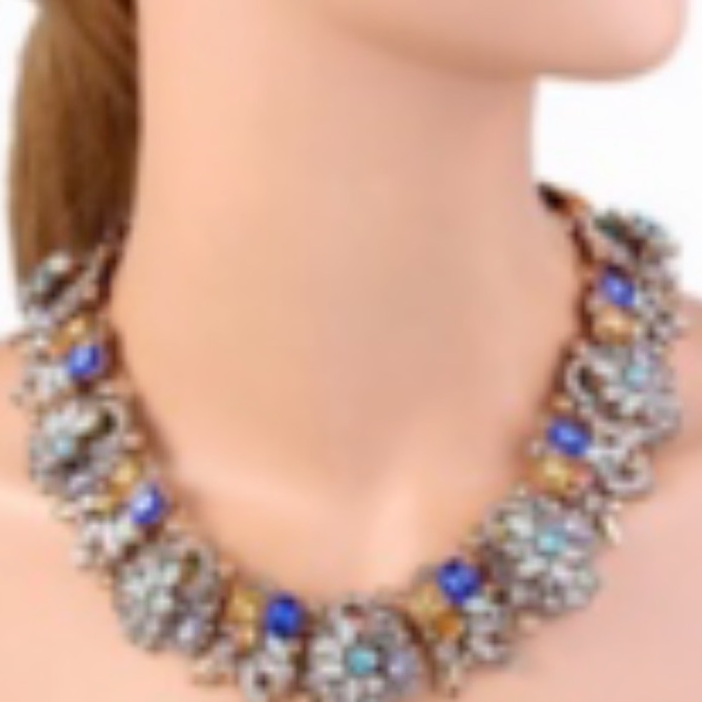 Statement Necklace - Picture 5 of 7