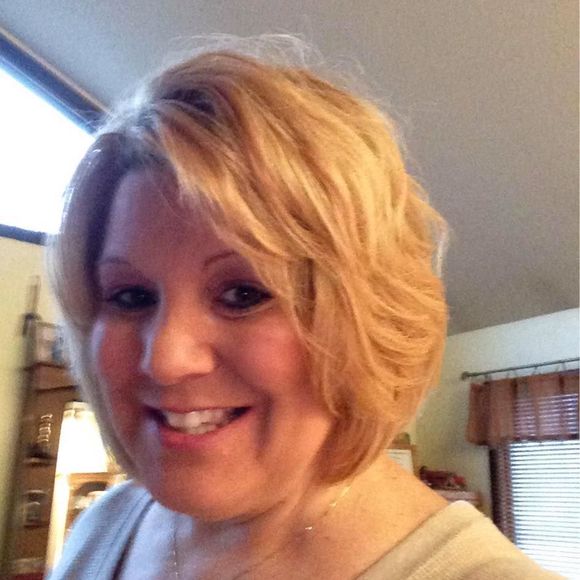 Meet your Posher, Ester - Picture 1 of 1