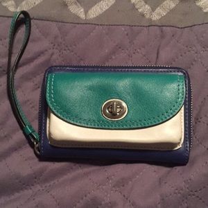 *FLASH SALE* Coach Wristlet with Phone Compartment